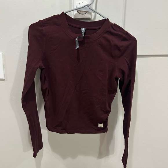 Vuori Tops - Vuori Long-Sleeve Coast Crop Crew Maroon Red size S NWOT Cinched Sides